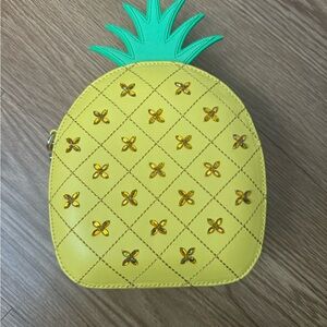 KATE SPADE PINEAPPLE PURSE - used once. MINT condition.